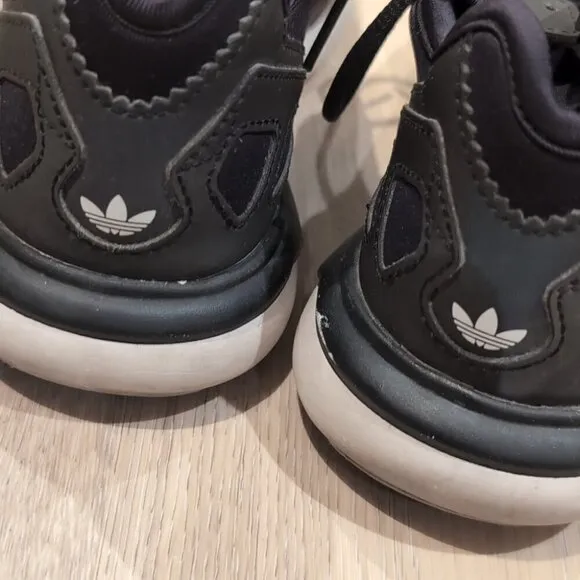 Adidas Girls ( kids) tubular runner sneakers