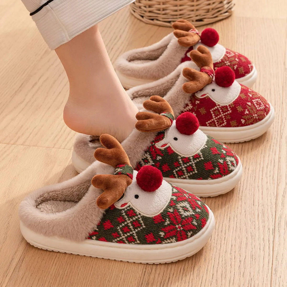 Adorable Reindeer Plush Slippers – Embrace the Magic of Comfort!