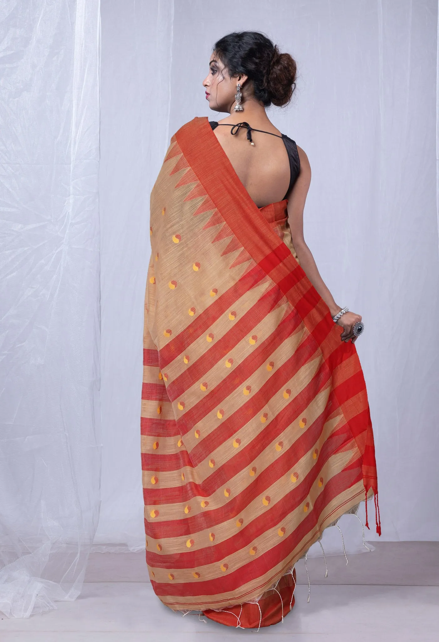Beige Pure Handloom Bengal Cotton Linen Saree-UNM81585