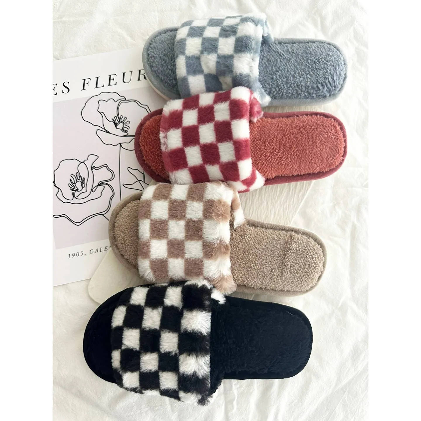 Checkered Pattern Cozy Slippers