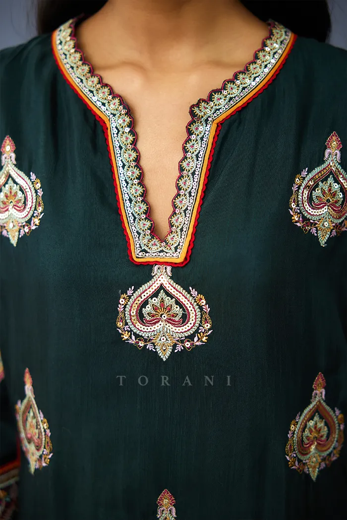 Dil Shaad Maira Kurta Set