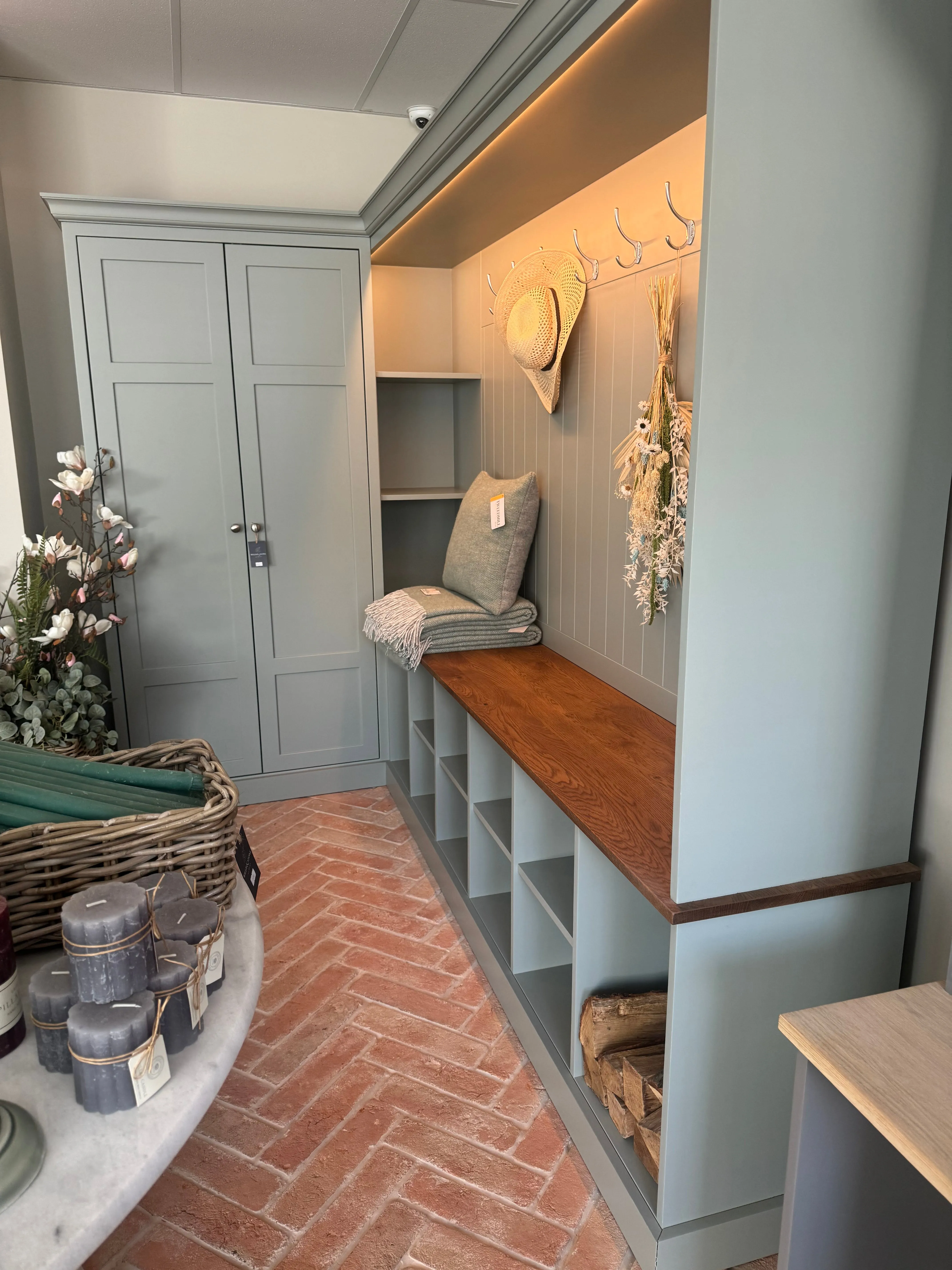 EX DISPLAY Corner Boot Room Bench