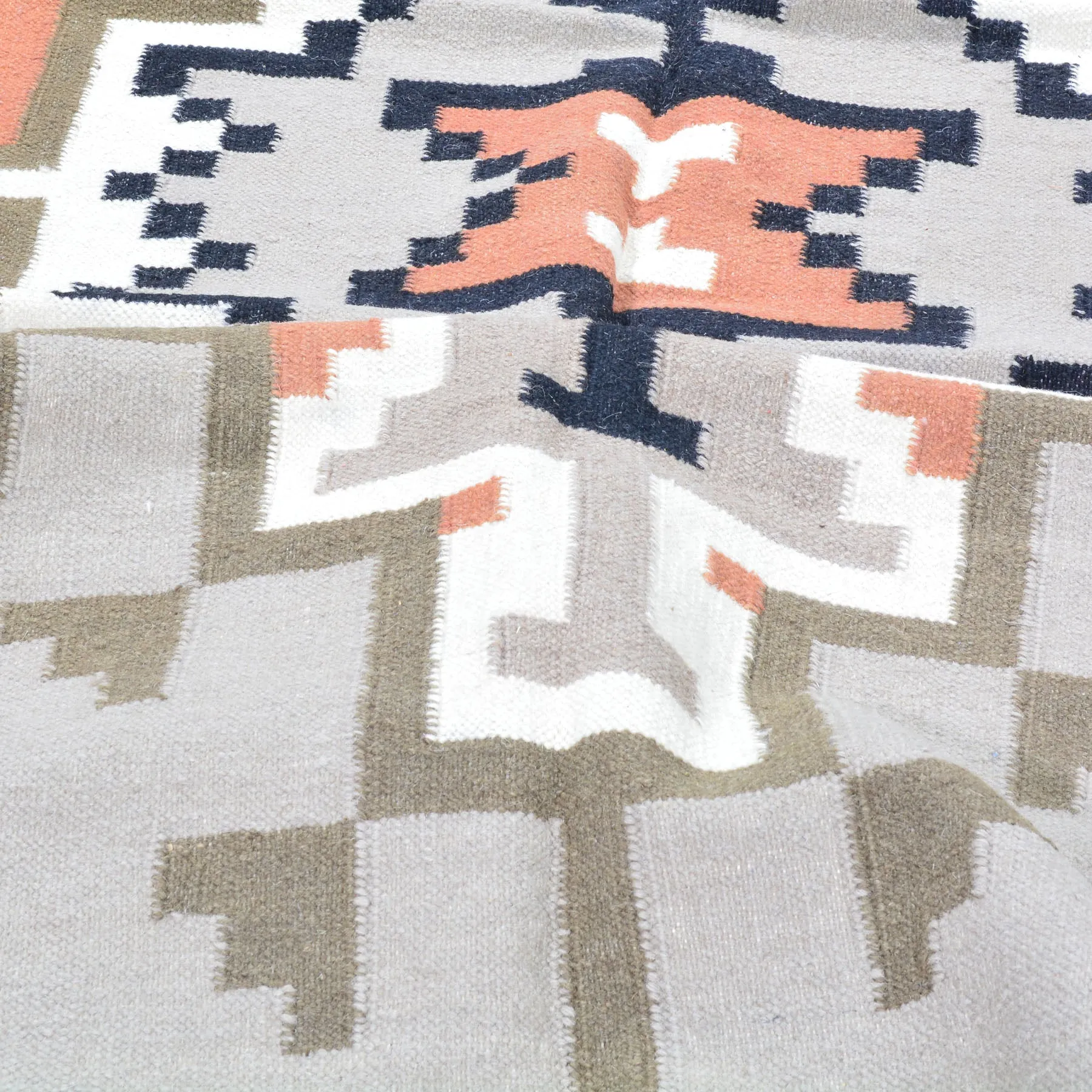 Hand-Woven Flatweave Southwestern Design Kilim Rug (Size 11.11 X 14.6) Cwral-8199