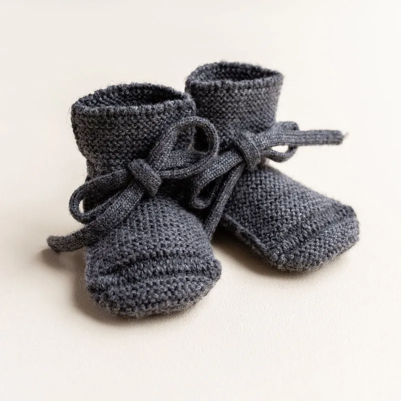 Hvid  Baby knit booties charcoal
