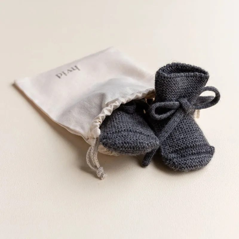 Hvid  Baby knit booties charcoal