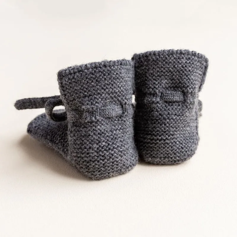 Hvid  Baby knit booties charcoal