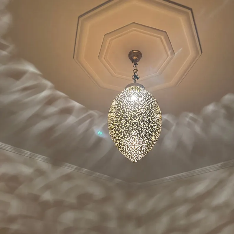 Moroccan Brass Pendant Lamp – Elegant Brass Chandeliers, Moroccan Copper Chandeliers, and Stylish Black Hanging Lights