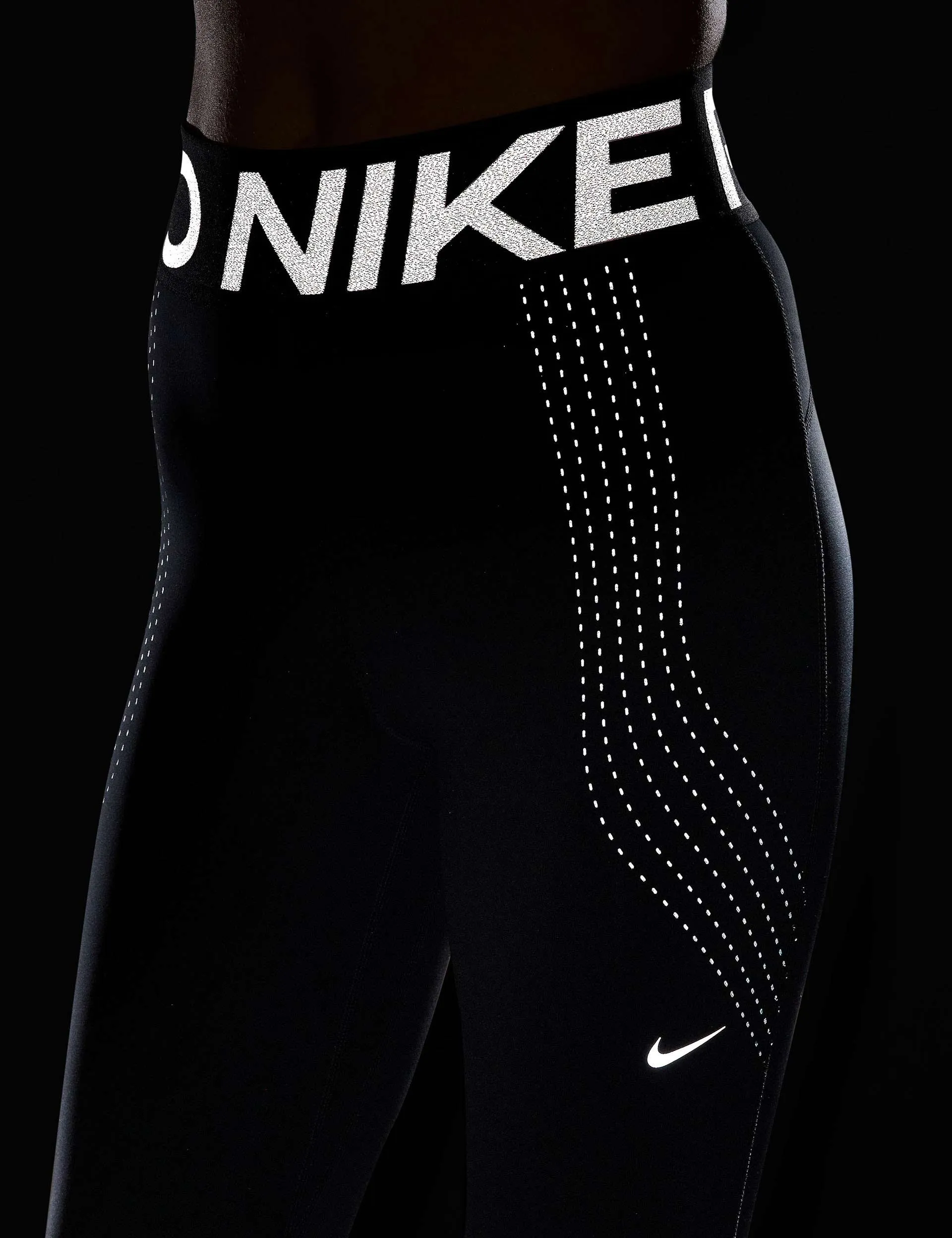 Pro Sculpt High Waisted 7/8 Leggings - Black/Reflective Silver