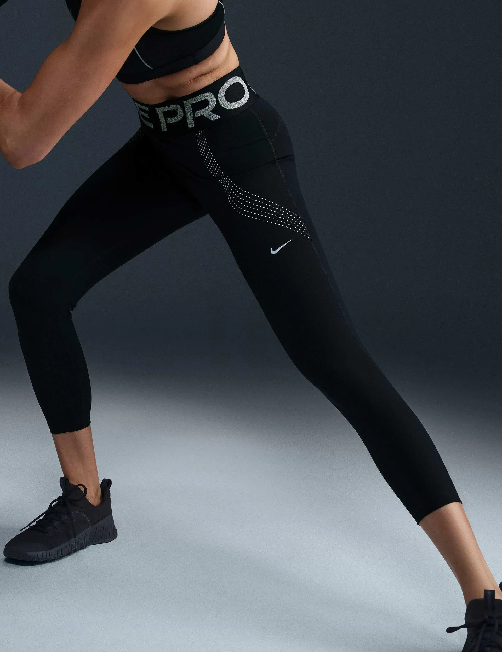 Pro Sculpt High Waisted 7/8 Leggings - Black/Reflective Silver