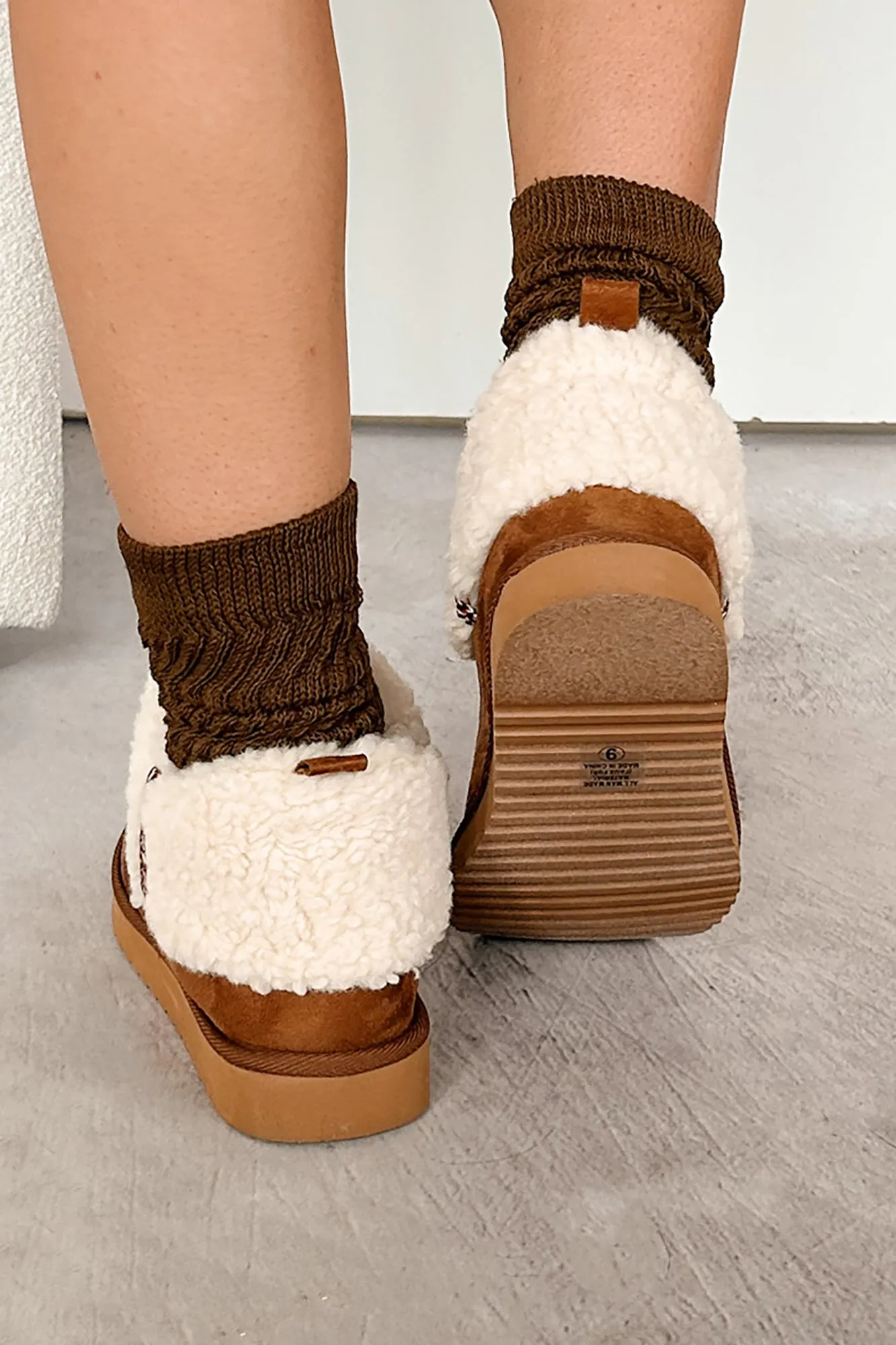 Snow Excited Sherpa Cuff Ankle Booties (Tan)
