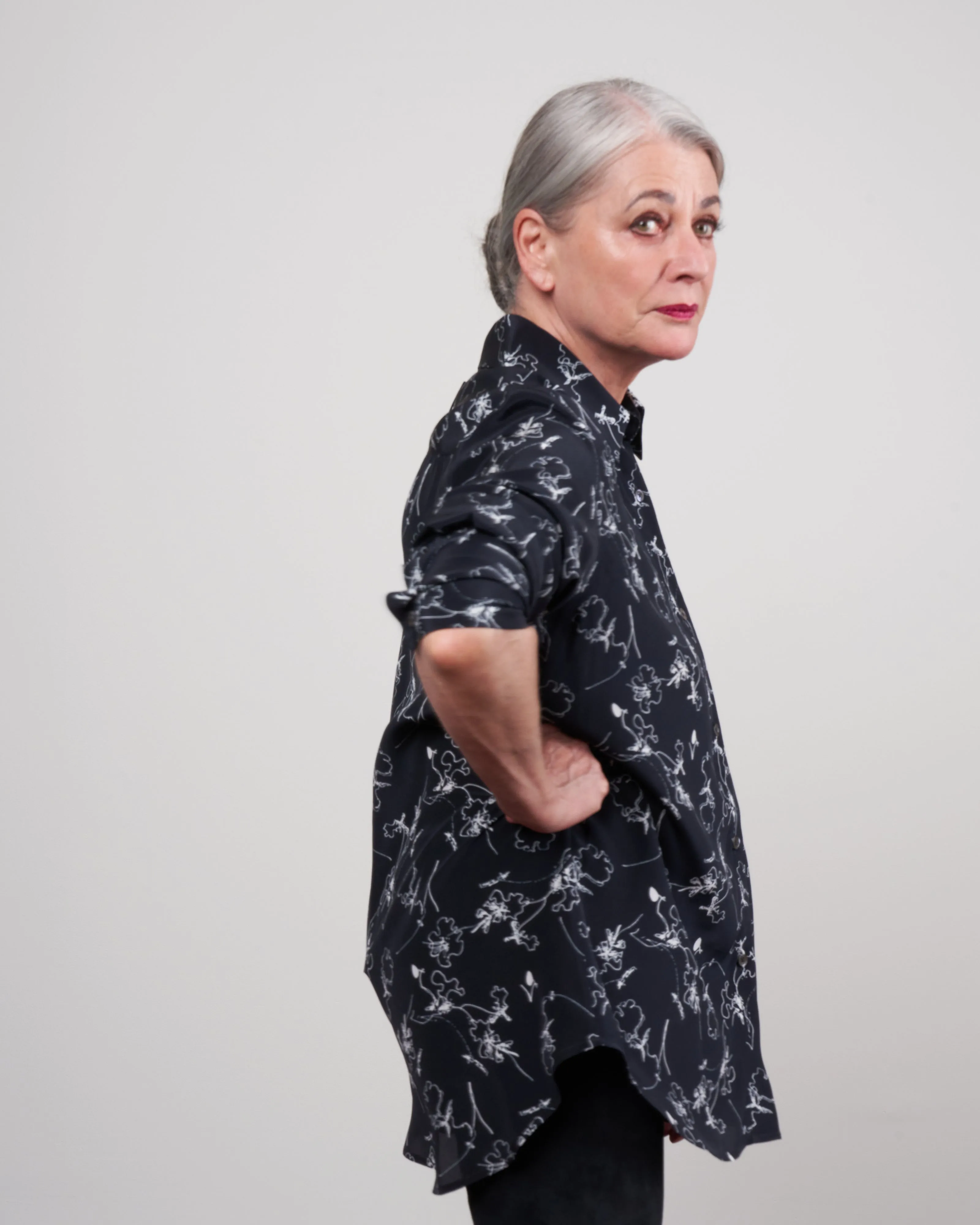 tailored blouse - navy floral